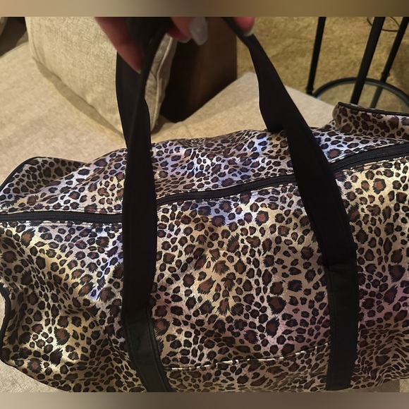 Cheetah print large duffle bag - Picture 2 of 8